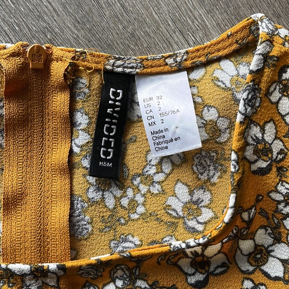 H&M | Yellow Floral Dress with Lace-up Detail - Picture 2 of 6